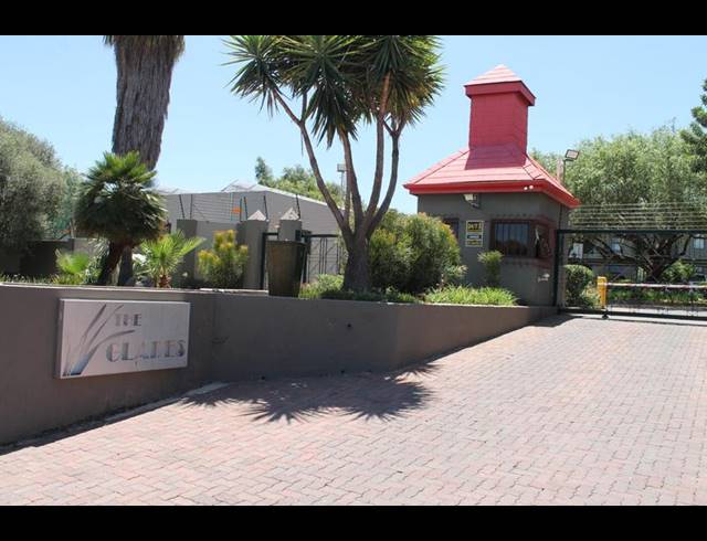 3 BEDROOM APARTMENT FOR SALE IN MARAIS STEYN PARK